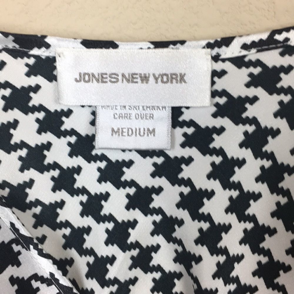 Black & White Checked Camisole Size Medium - Picture 3 of 4